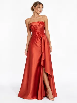Elegância em Gown Vermelho Terracota LE upscale gentle