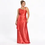 Modelo em Vestido Coral Bordado LE upscale gentle