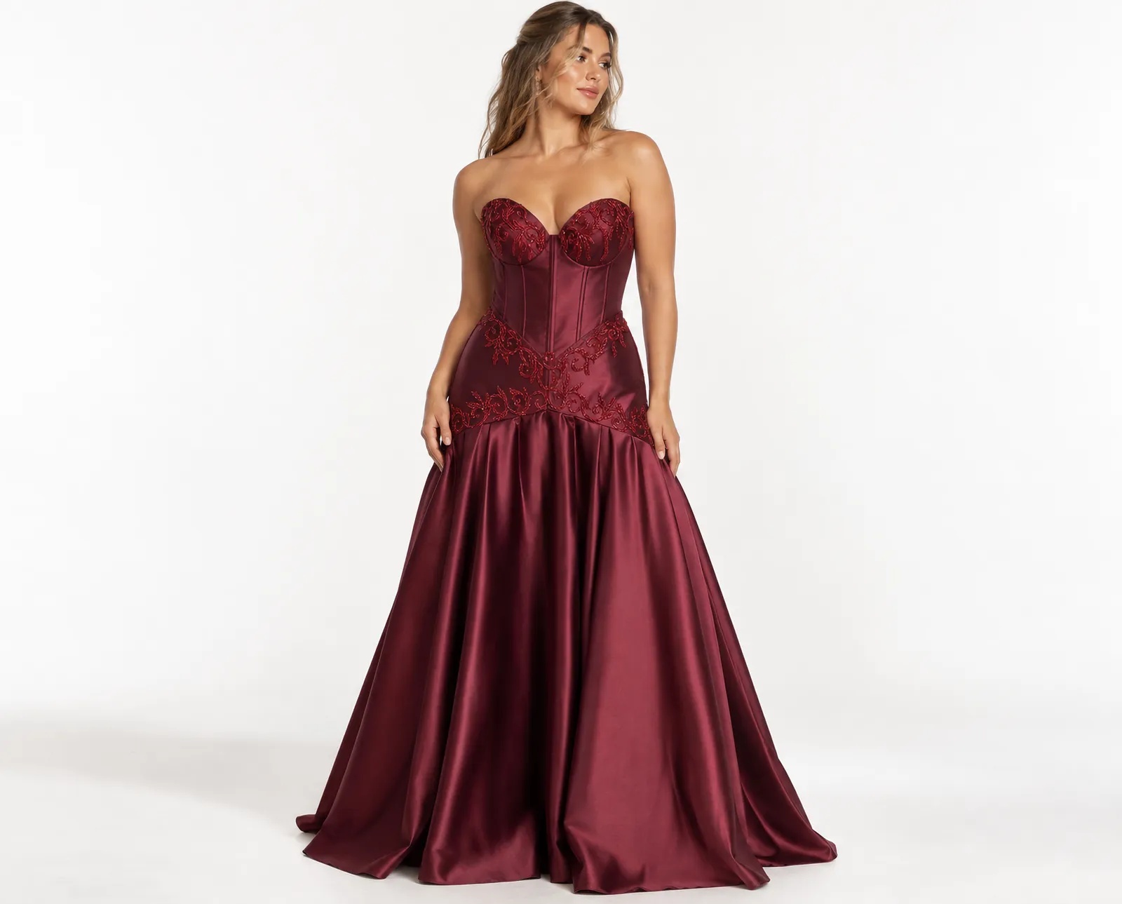Vestido de Gala Borgonha com Bordados LE upscale gentle